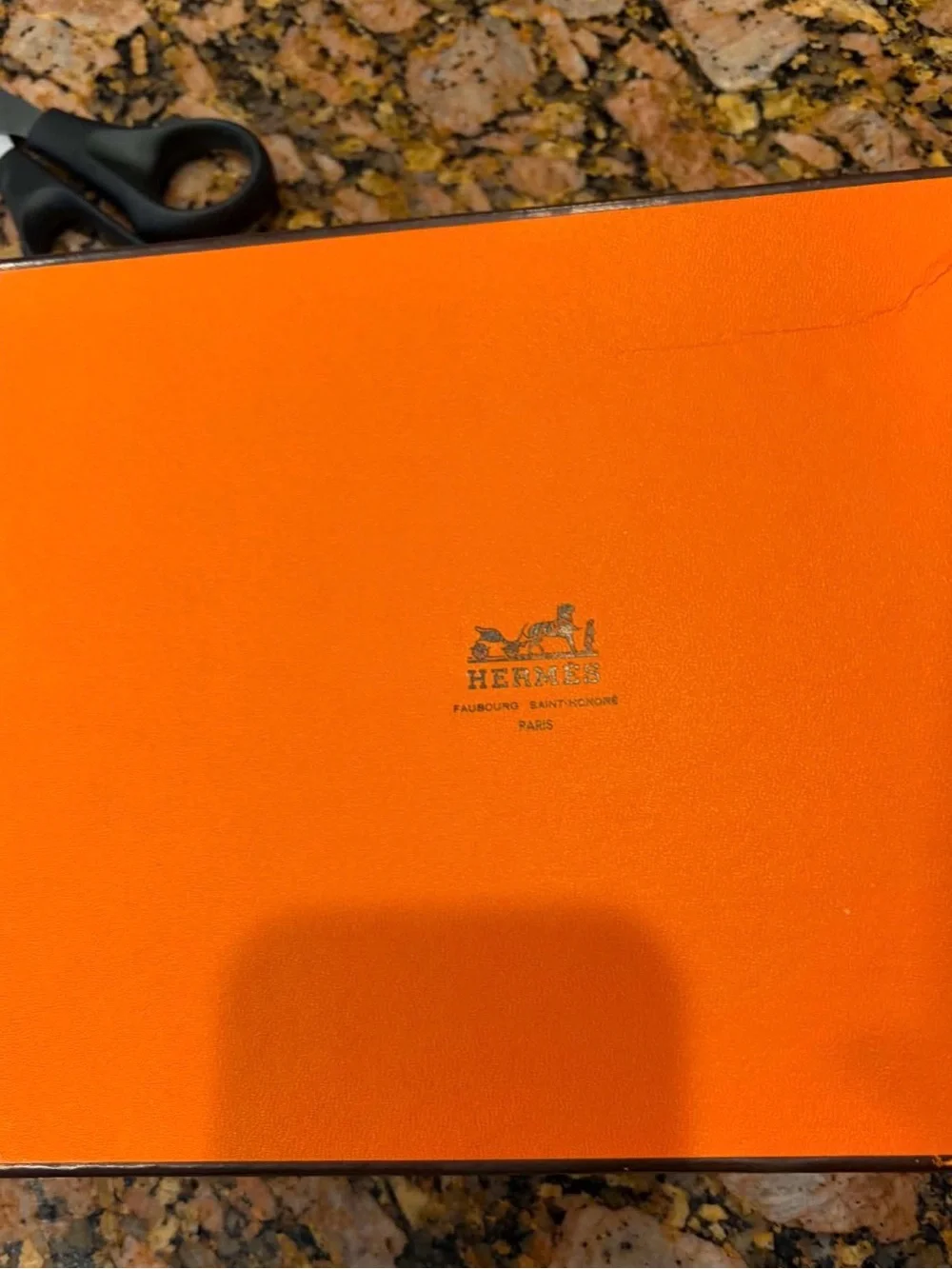 Hermes authentic scarf come in original box